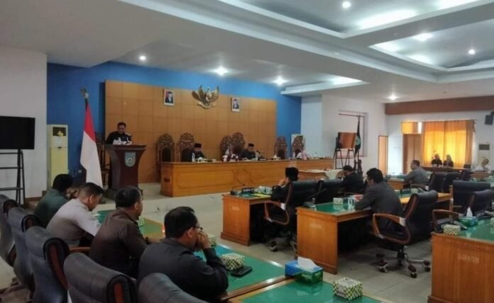 DPRD BU Sampaikan II Raperda Inisiatif
