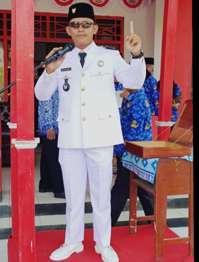 Kades Teluk Anggung, M. Nur Wahid, SM